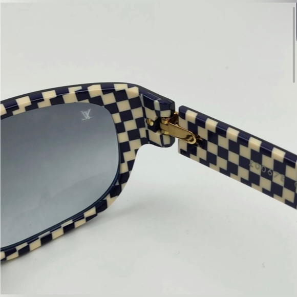Louis Vuitton Authentic Sunglasses Unisex!!! Like New! - Picture 7 of 13